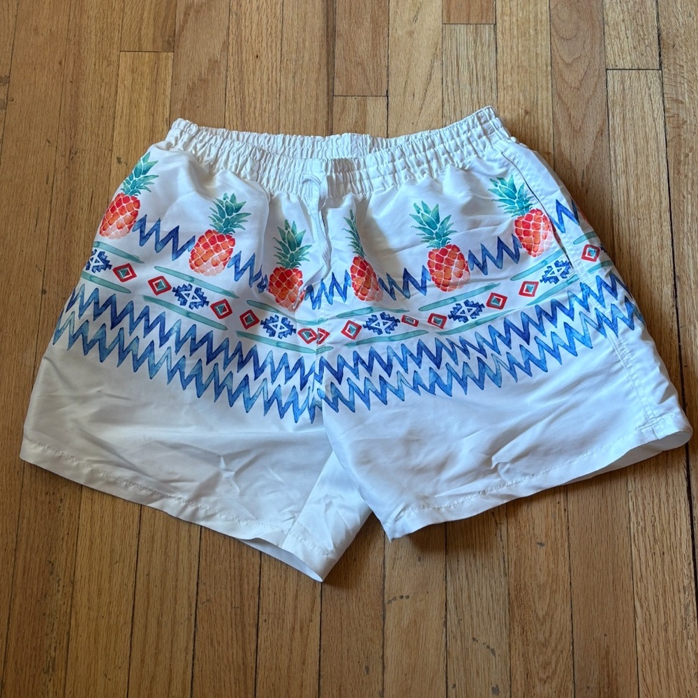 Chubbies Swim Trunks Men’s XL Shorts Drawstring White Aztec Navajo Pineapple
